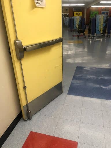 Door detail cleaning