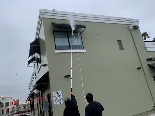 Wall & shade cleaning
